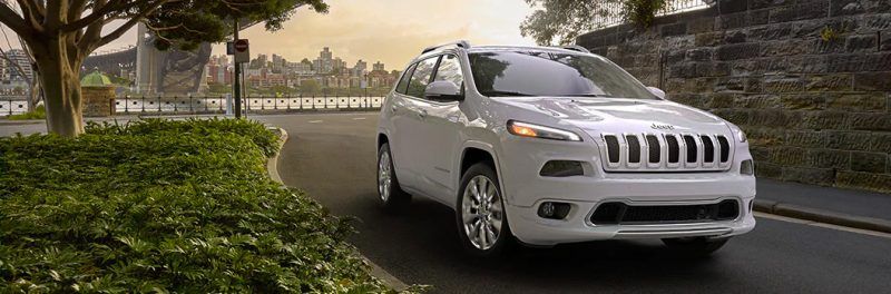 2017 Jeep Cherokee vs 2017 Honda CR-V | CarHub Caledon Chrysler