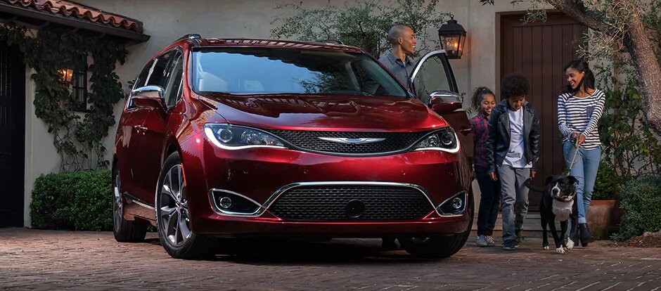 2017 Chrysler Pacifica Family Minivan.jpg 2017 Chrysler Pacifica Family Minivan