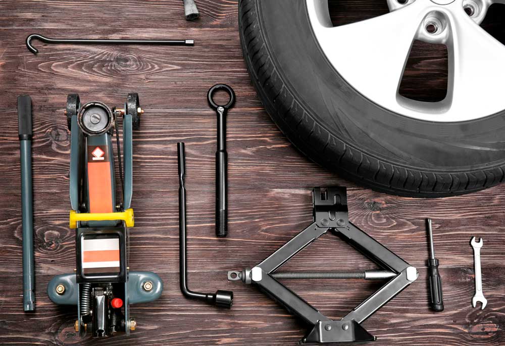 tools-changing-car-flat-tire