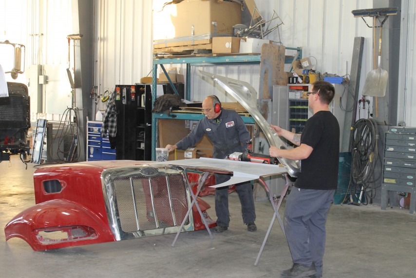 Body Shop Peterbilt Manitoba Ltd.