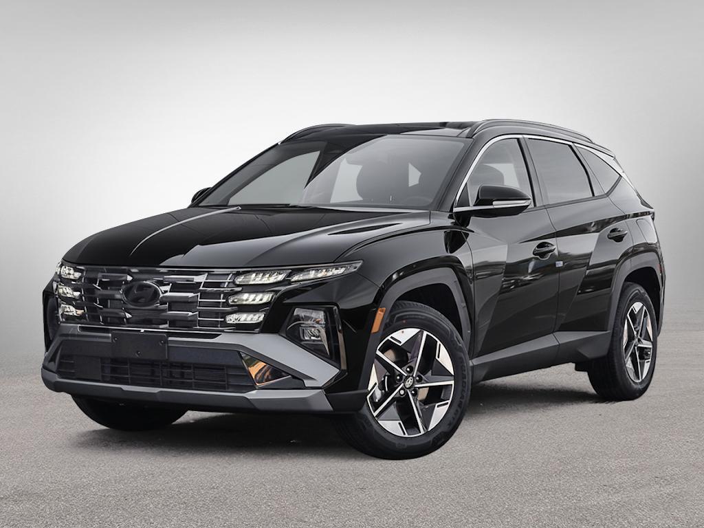 Le Tucson 2026 Preferred AWD Trend noir cendre, vu de l'avant, côté conducteur.