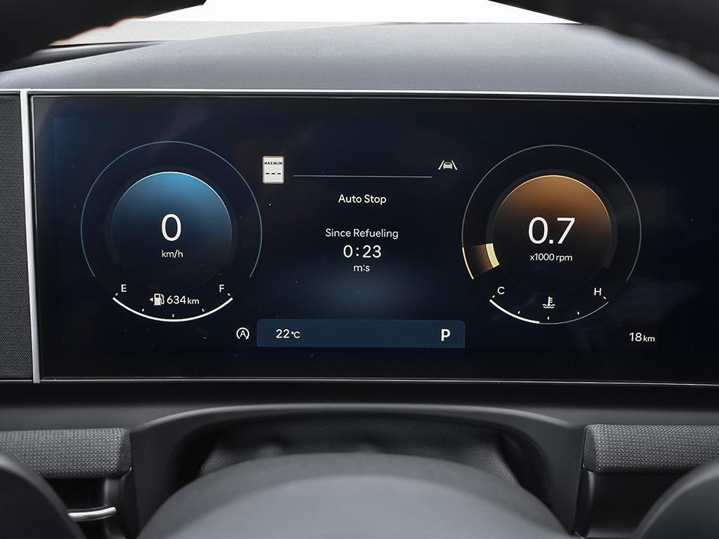 Gros plan sur le nouvel écran du tableau de bord numérique de 12.3 pouces.
