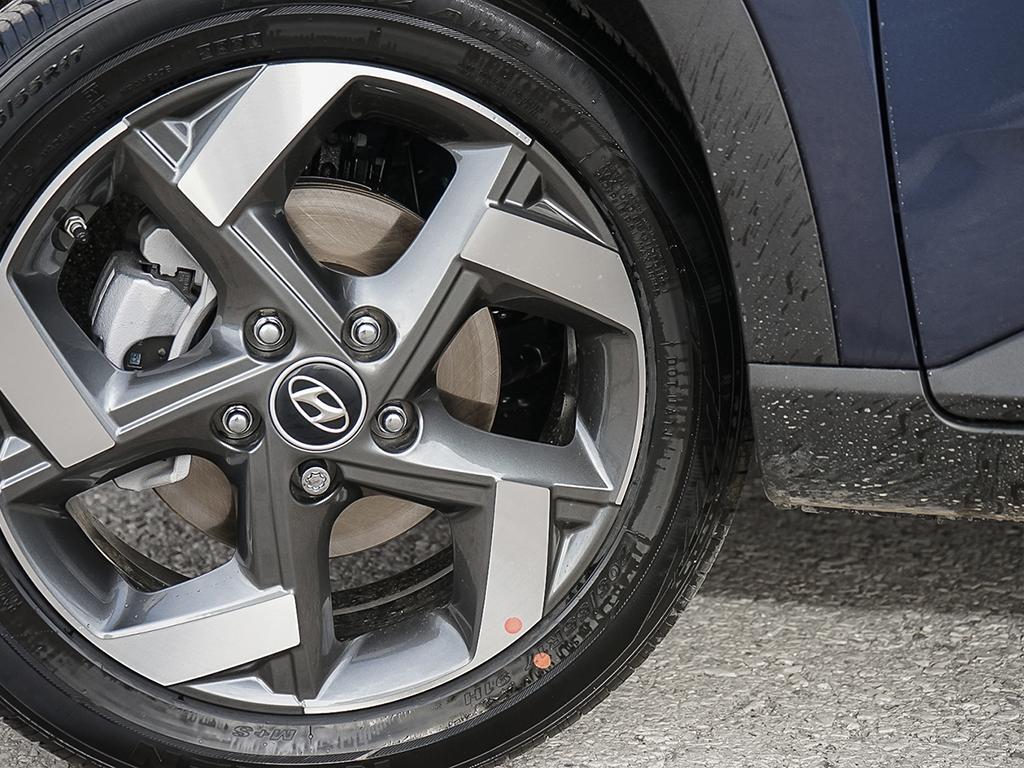 Gros plan sur la jante en alliage du Venue Ultimate