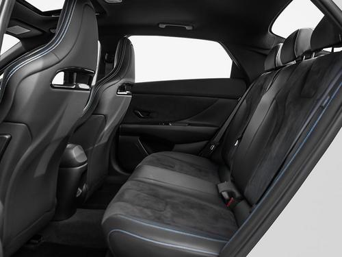 Banquette arrière spacieuse Elantra N