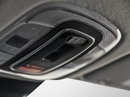 Overhead console and sunroof controls