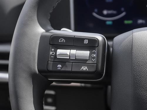 Commandes au volant gros plan