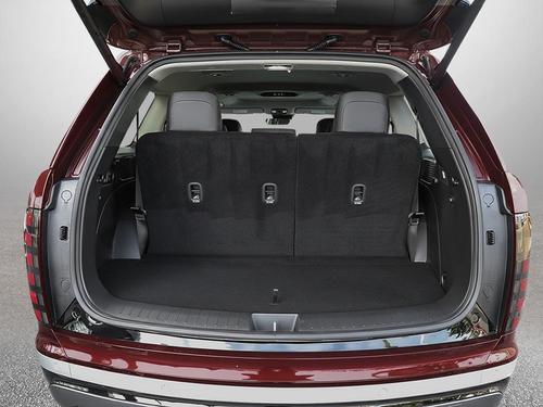 Coffre ouvert du Hyundai Palisade Hybride 2026 Luxury 7 places, espace de chargement généreux pour les sacs de hockey, poussettes et bagages de voyage en famille