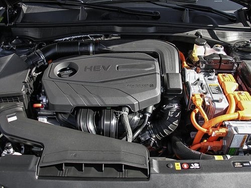 Compartiment moteur de la Sonata Hybride 2026 montrant le moteur 2,0 L du système hybride de 192 chevaux