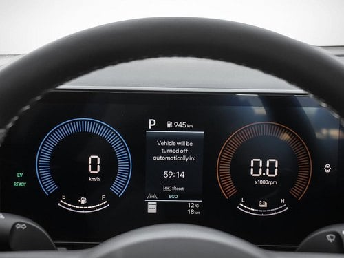 Tableau de bord numérique de la Hyundai Sonata Hybride 2026 affichant l'autonomie disponible