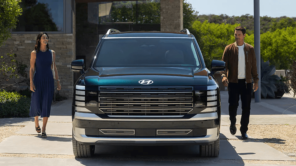 Front exterior view of Hyundai PALISADE Hybrid