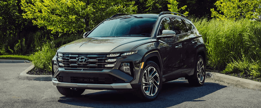 Front exterior view of Hyundai TUCSON Hybrid